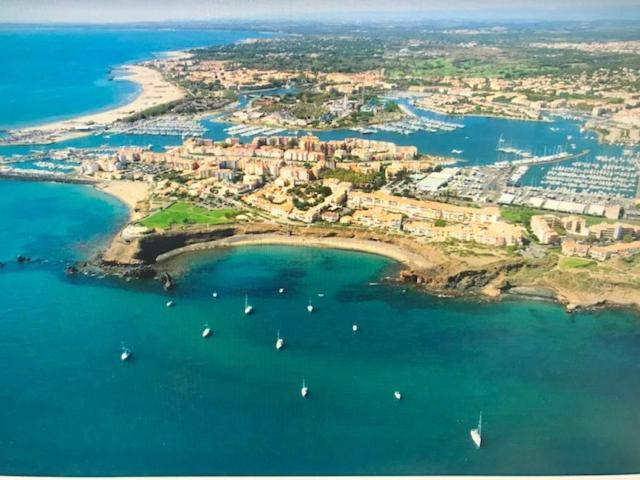 Studio Avec Belle Vue Sur Le Port Apartment Agde Exterior foto