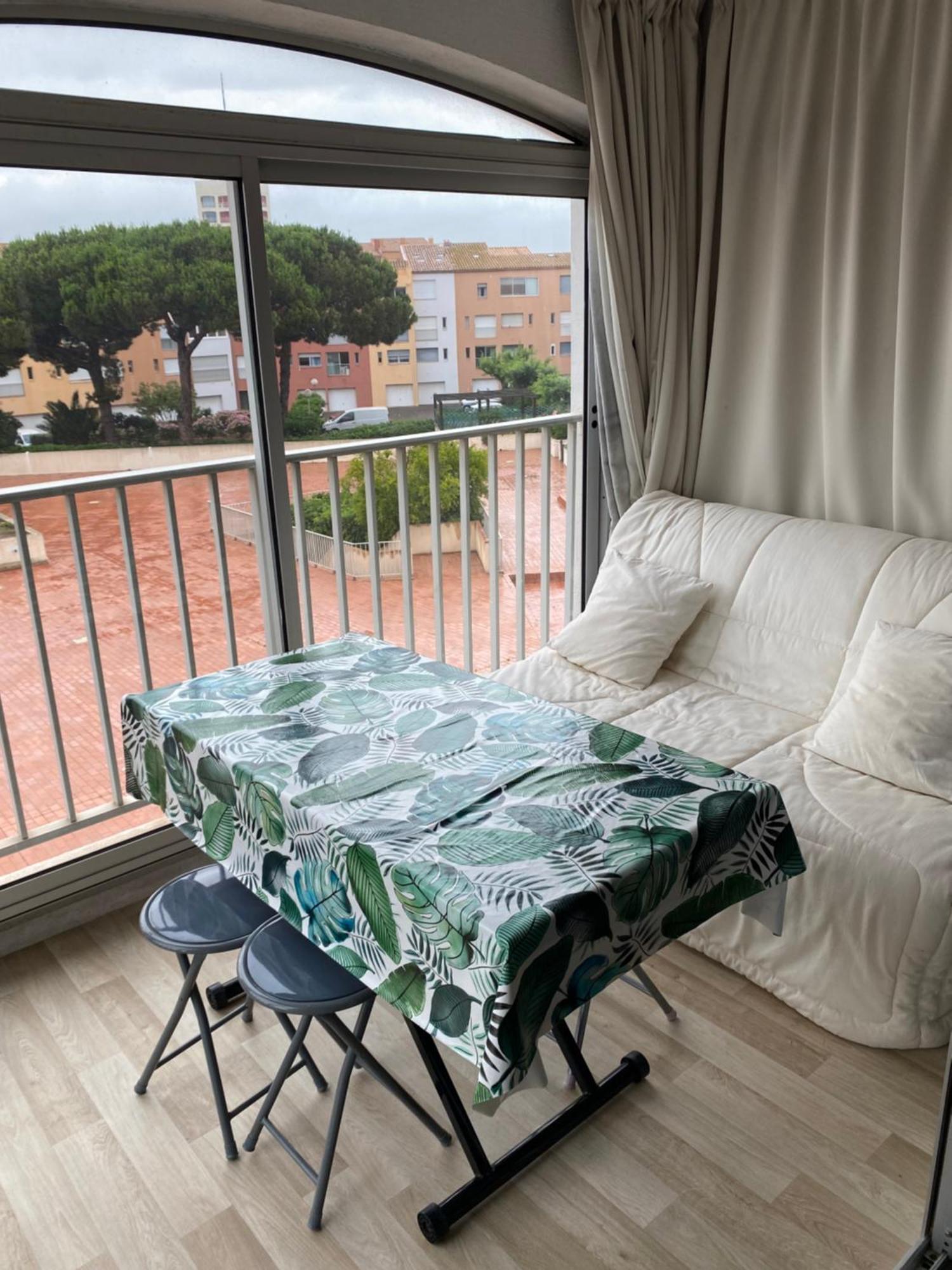 Studio Avec Belle Vue Sur Le Port Apartment Agde Exterior foto